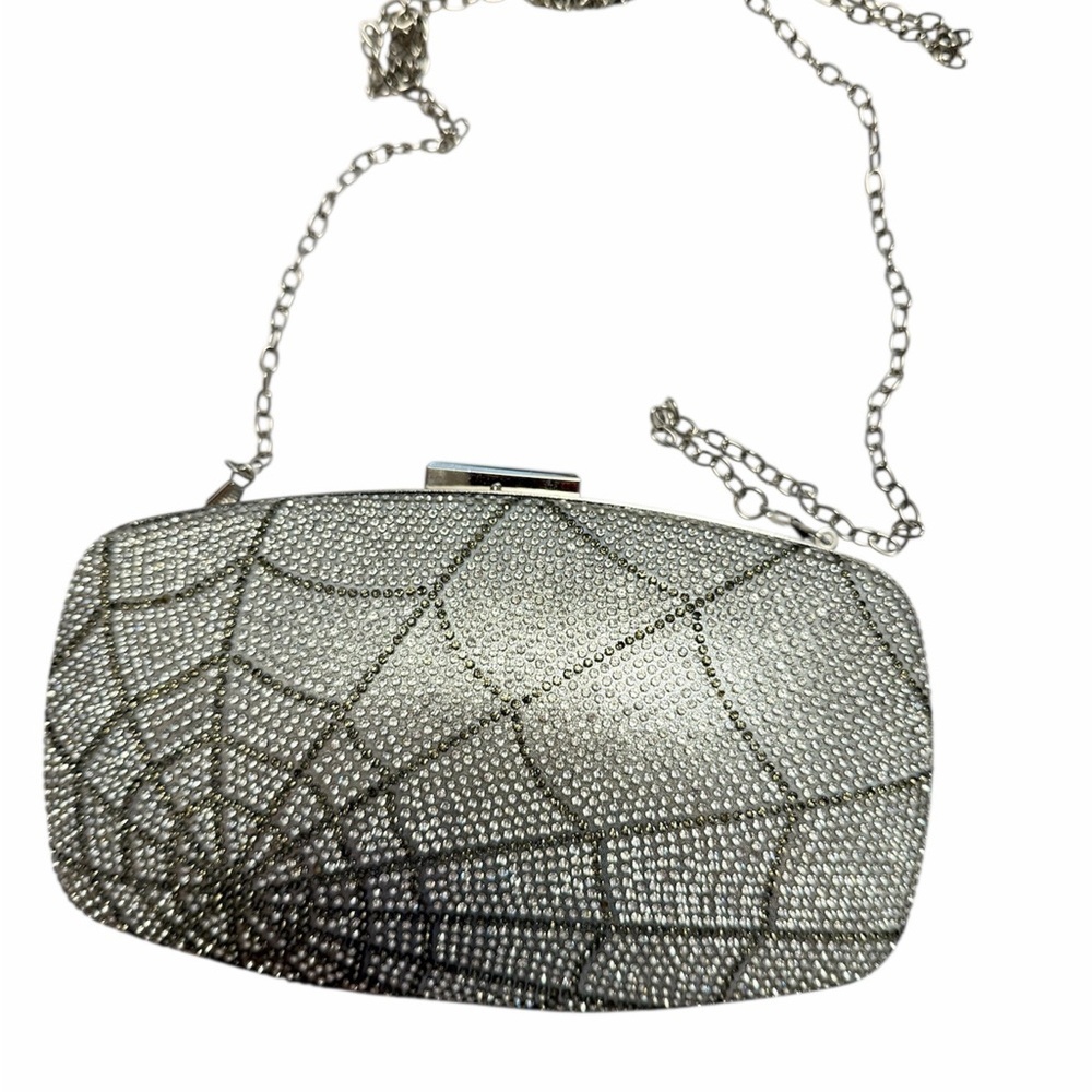 Chic Silver Spiderweb Clutch